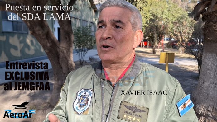 Entrevista al Jefe de la Fuerza Aérea Argentina, en la IV Brigada.