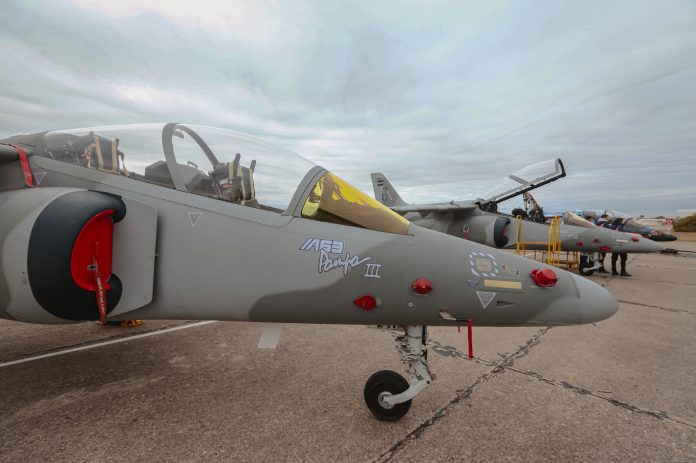 FAdeA concretó una nueva entrega aviones Pampa III a Fuerza Aérea Argentina